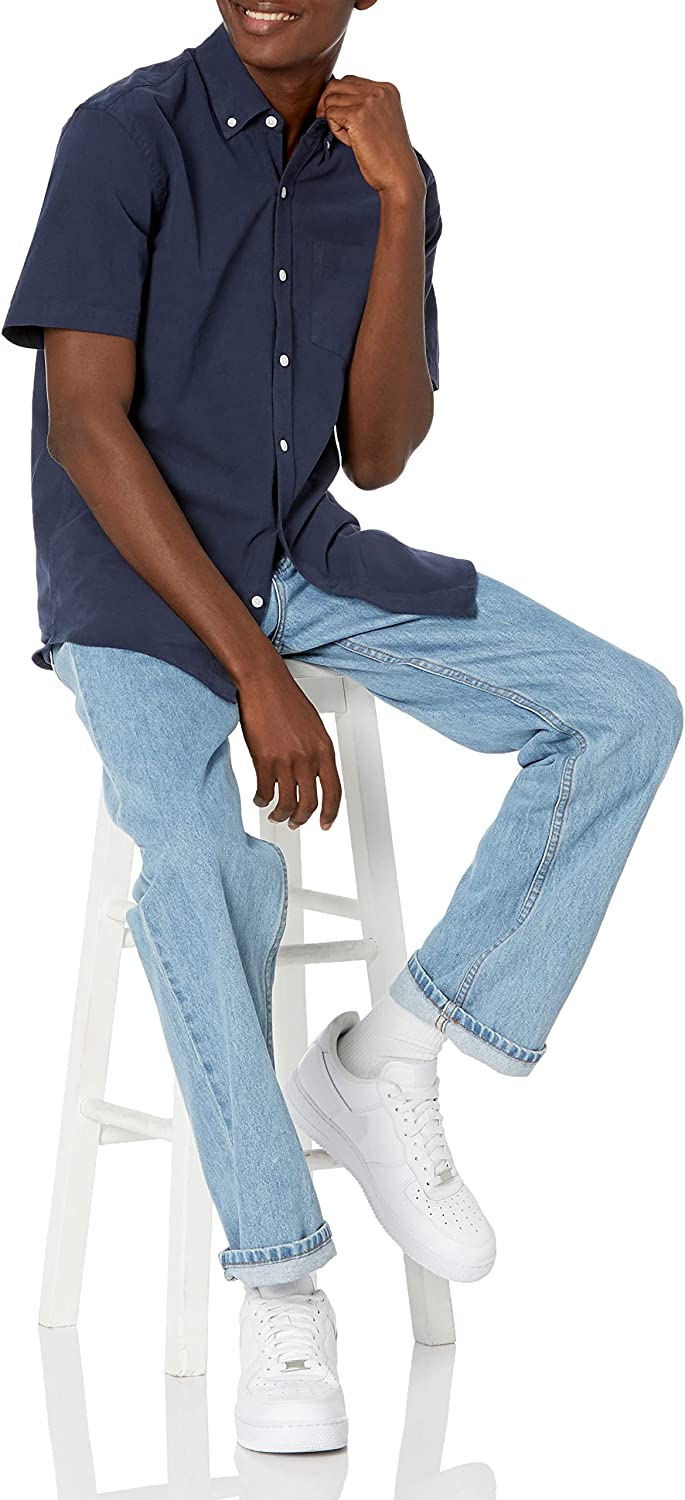 Amazon Essentials Men&#39;s Regular-Fit Short-Sleeve Pocket Oxford Shirt